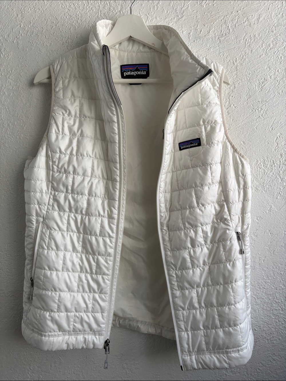 Patagonia White Quilted Lightweight Puffer Vest - Picture 4 of 9